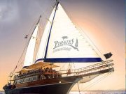From Hurghada: Pirates Premier Sailing Boat Trip